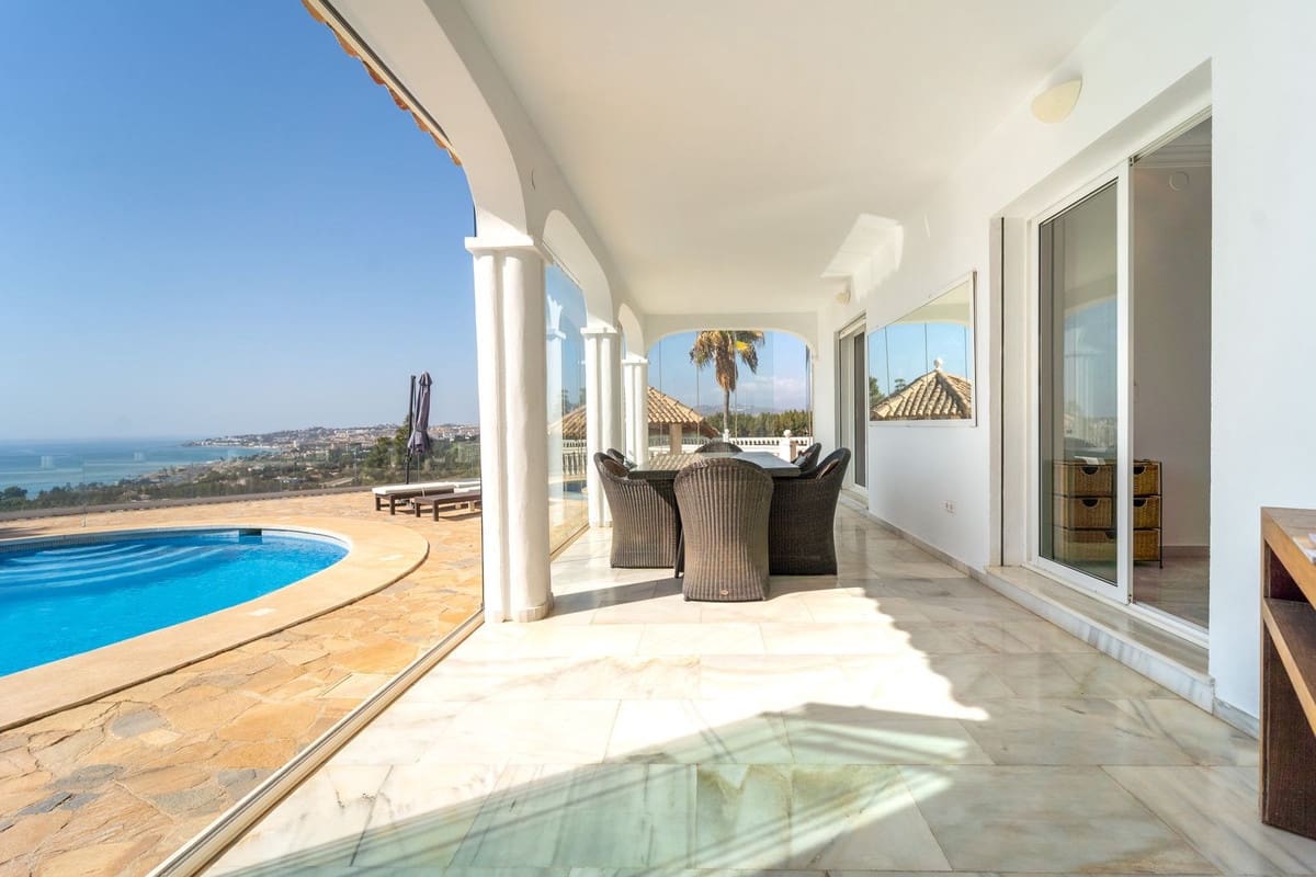 5 slaapkamer Villa te koop in Mijas Costa met zwembad - € 2.450.000 (Ref: 9878984)
