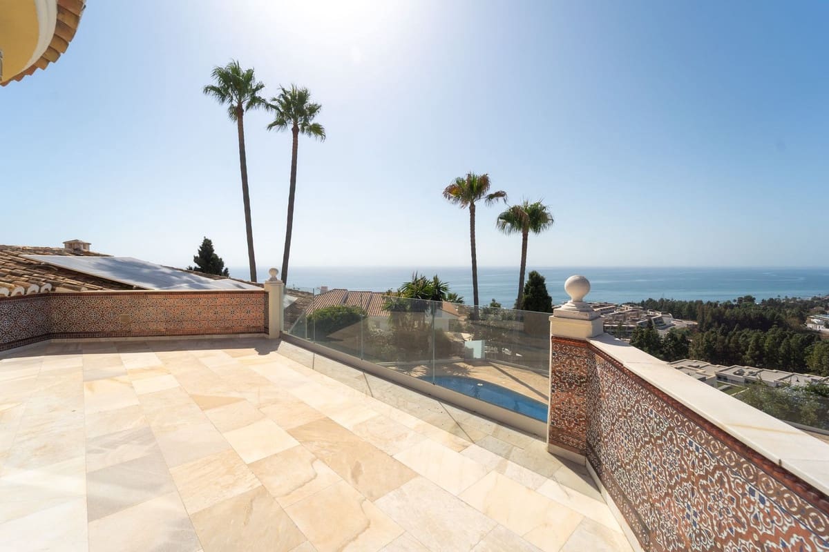 5 slaapkamer Villa te koop in Mijas Costa met zwembad - € 2.450.000 (Ref: 9878984)