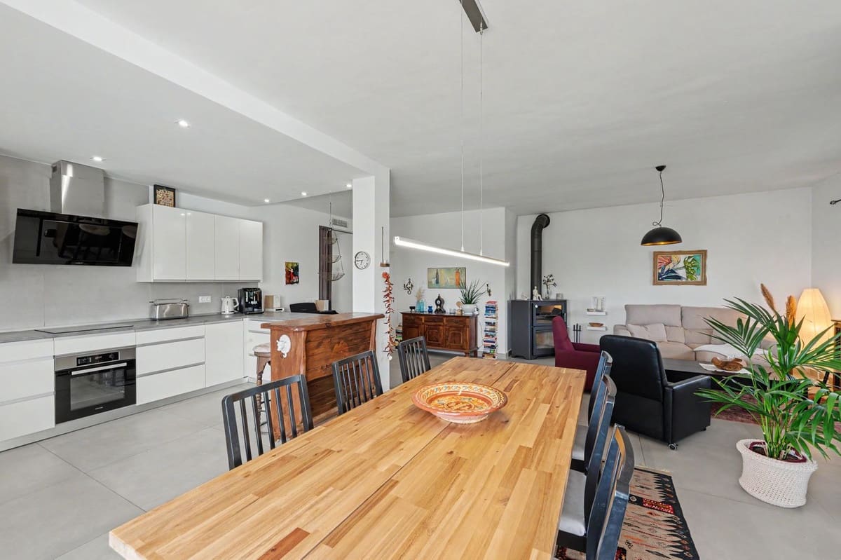 3 bedroom Villa for sale in Alhaurin el Grande with pool - € 695,000 (Ref: 9878985)
