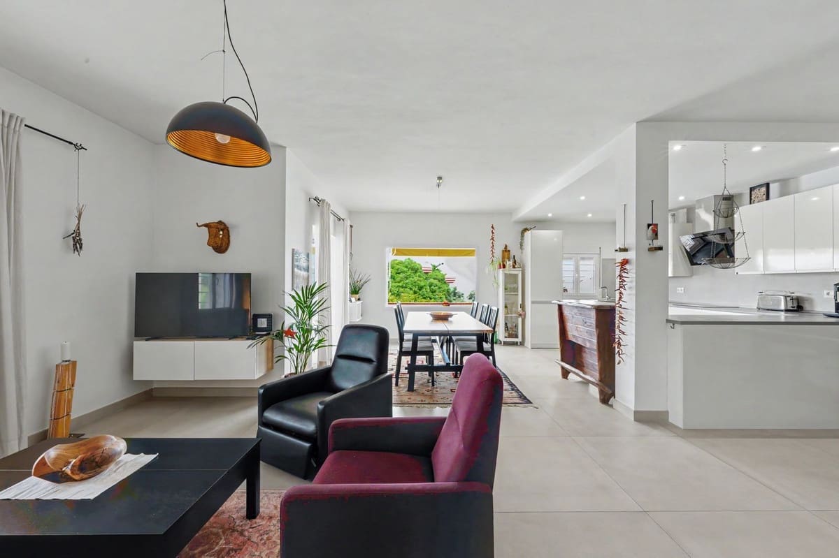 3 bedroom Villa for sale in Alhaurin el Grande with pool - € 695,000 (Ref: 9878985)