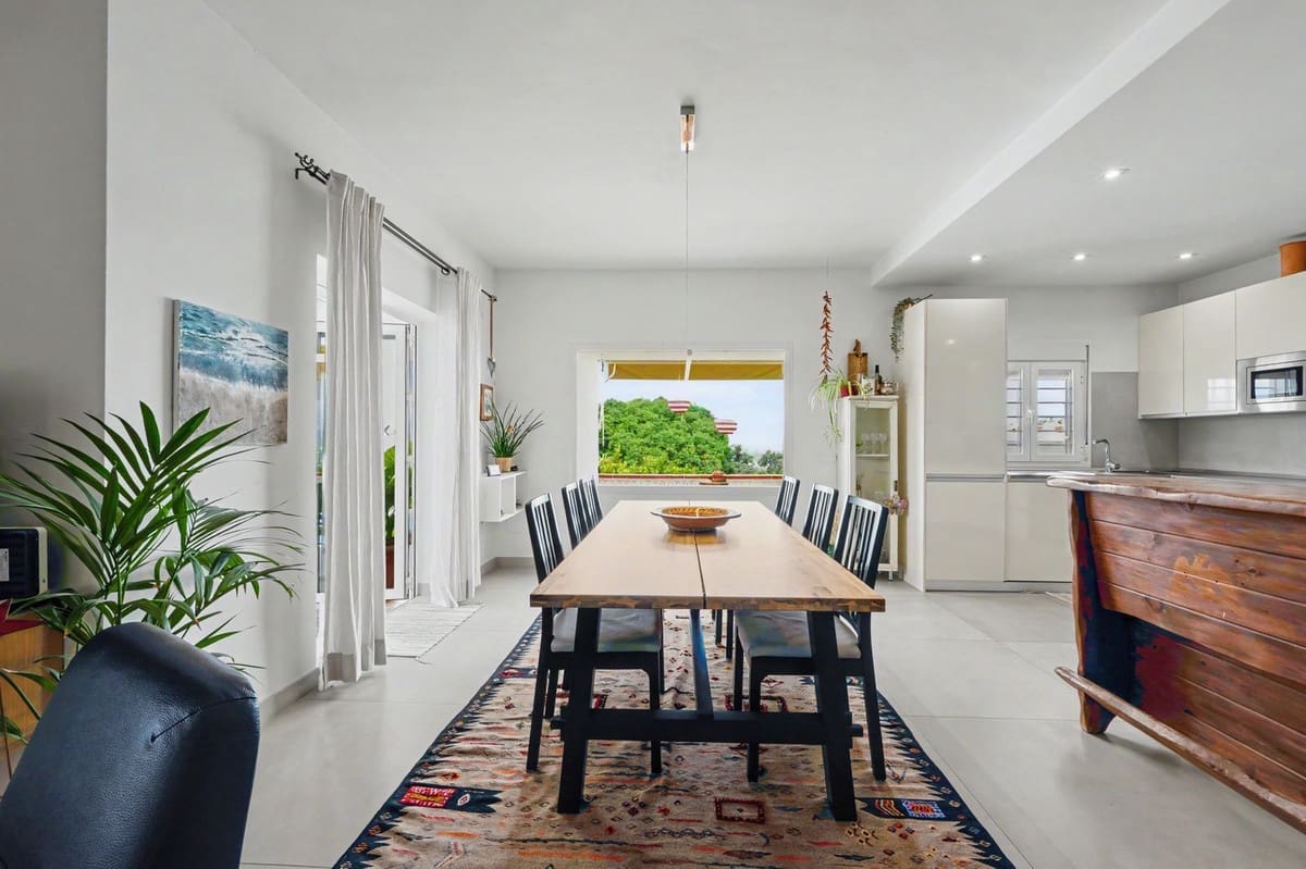 3 bedroom Villa for sale in Alhaurin el Grande with pool - € 695,000 (Ref: 9878985)