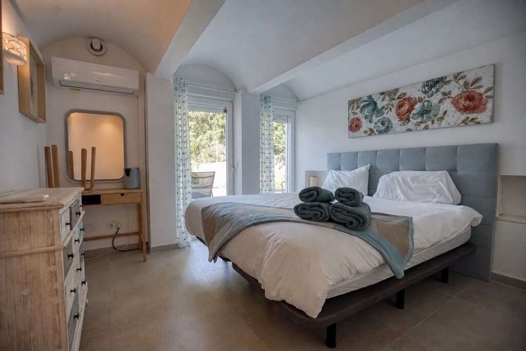 2 Zimmer Villa zu verkaufen in Estepona mit Pool - 850.000 € (Ref: 9878986)
