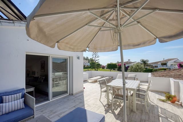 2 Zimmer Villa zu verkaufen in Centro, Estepona mit Pool - 850.000 € (Ref: 9878986)