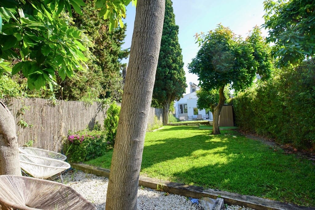2 Zimmer Villa zu verkaufen in Estepona mit Pool - 850.000 € (Ref: 9878986)