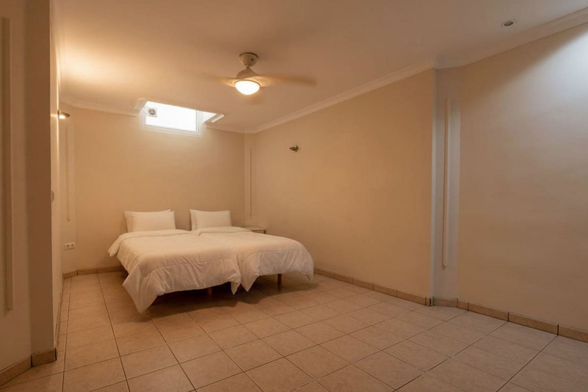 5 slaapkamer Villa te koop in El Faro met zwembad garage - € 1.595.000 (Ref: 9878987)