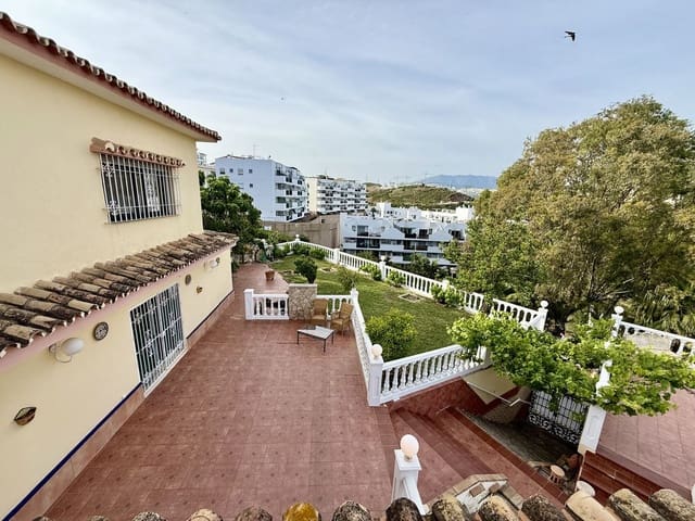 6 makuuhuone Huvila myytävänä paikassa Calahonda, Mijas mukana uima-altaan 
autotalli - 1 790 000 € (Ref: 9878988)