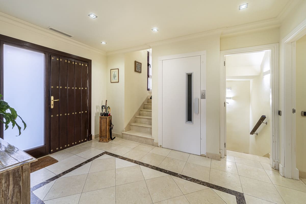 4 sypialnia Dom blizniak na sprzedaż w Golden Mile z basenem - 1 595 000 € (Ref: 9878989)
