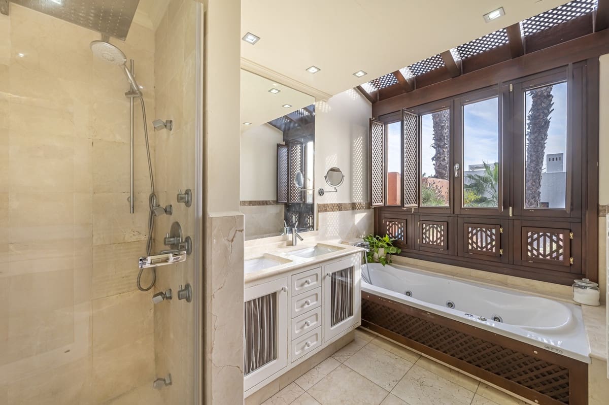 4 sypialnia Dom blizniak na sprzedaż w Golden Mile z basenem - 1 595 000 € (Ref: 9878989)