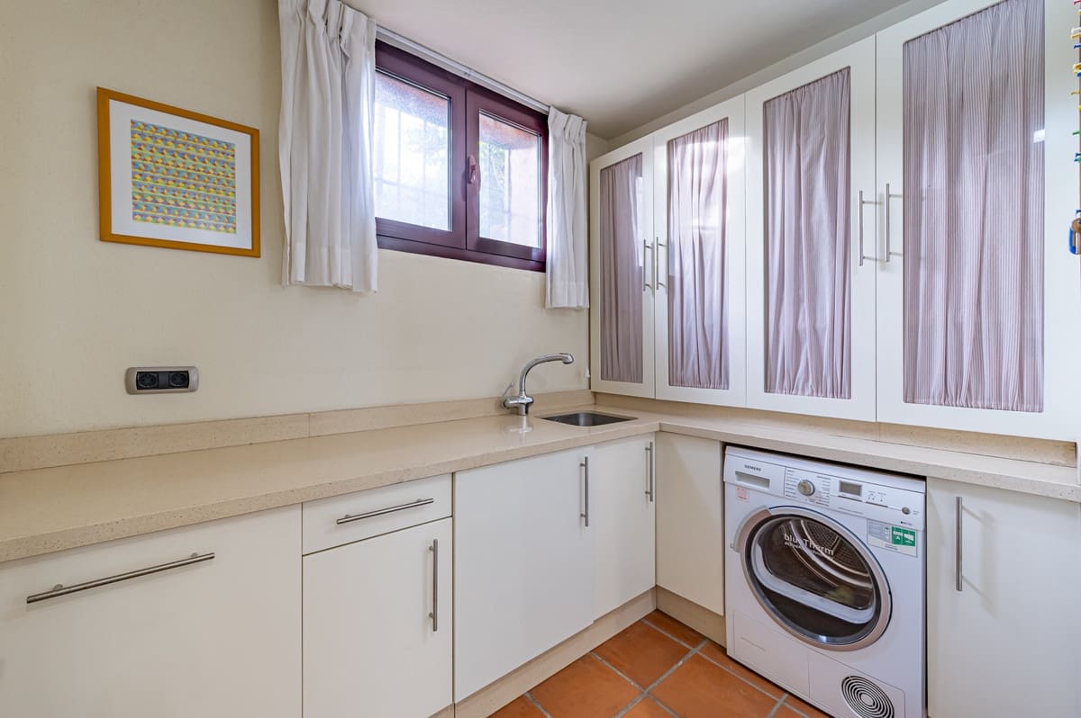 4 sypialnia Dom blizniak na sprzedaż w Golden Mile z basenem - 1 595 000 € (Ref: 9878989)