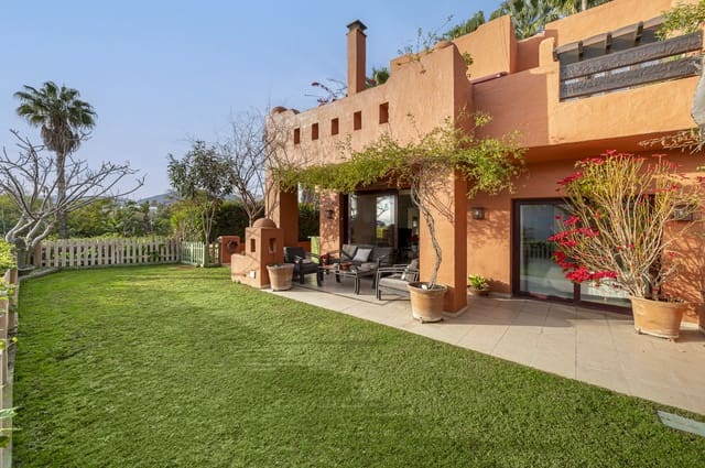 4 sypialnia Dom blizniak na sprzedaż w Golden Mile, Marbella z basenem - 1 595 000 € (Ref: 9878989)
