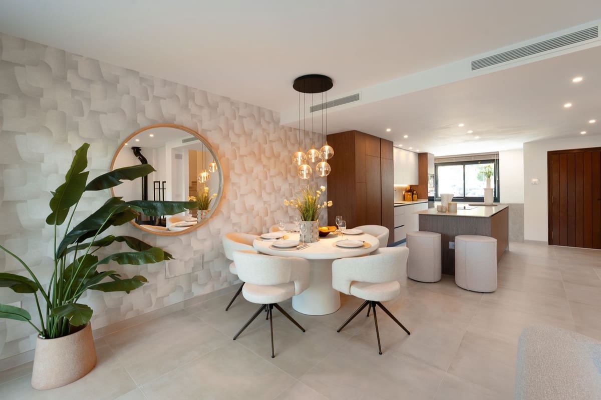 3 soveværelse Byhus til salg i Marbella med swimmingpool garage - € 1.595.000 (Ref: 9878990)
