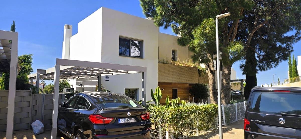3 sypialnia Dom blizniak na sprzedaż w Mijas Costa z basenem - 799 000 € (Ref: 9880801)