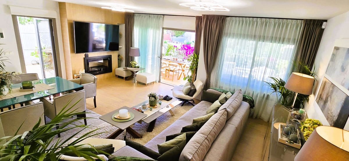 3 sypialnia Dom blizniak na sprzedaż w Mijas Costa z basenem - 799 000 € (Ref: 9880801)