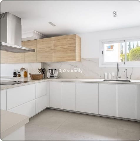 4 sypialnia Willa na sprzedaż w Selwo, Estepona z basenem - 950 000 € (Ref: 9880802)