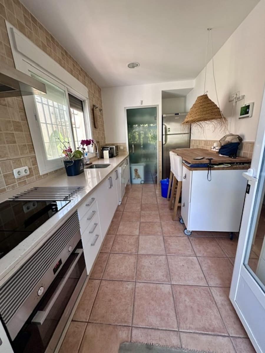 3 soverom Hus til salgs i Estepona med svømmebasseng - € 1 500 000 (Ref: 9880803)