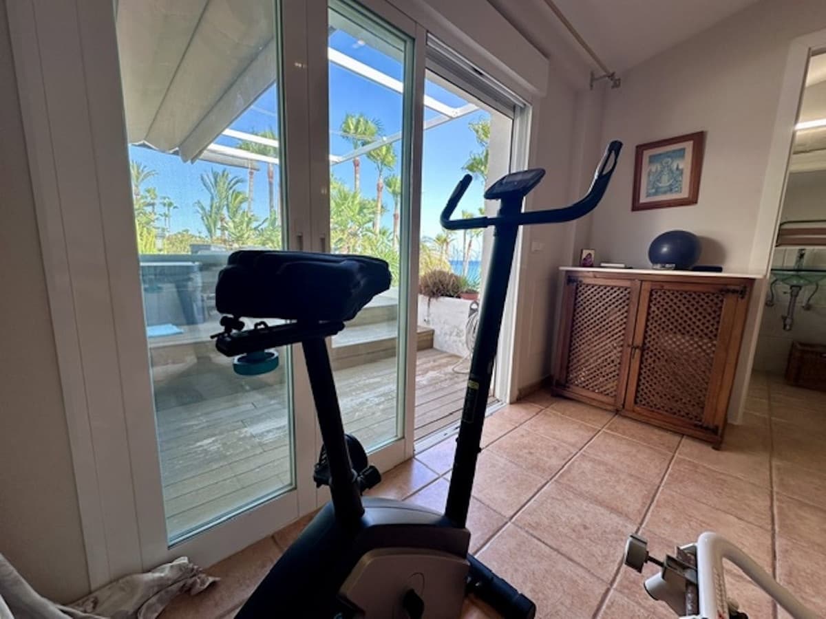 3 soverom Hus til salgs i Estepona med svømmebasseng - € 1 500 000 (Ref: 9880803)