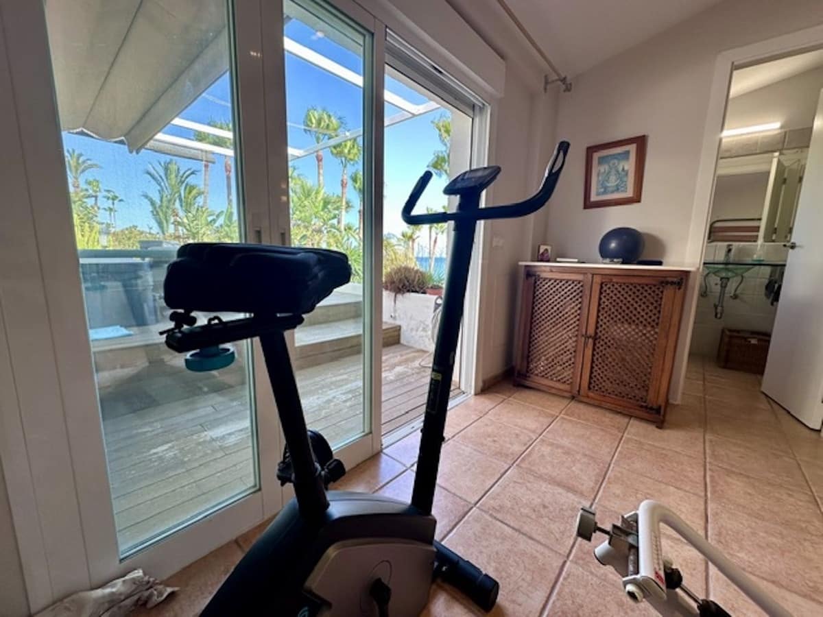 3 soverom Hus til salgs i Estepona med svømmebasseng - € 1 500 000 (Ref: 9880803)