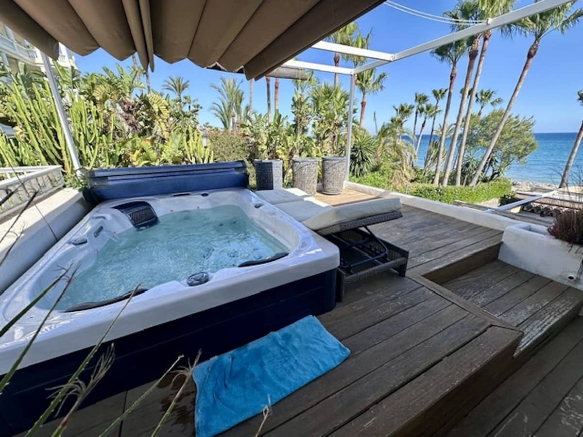 3 soverom Hus til salgs i Estepona med svømmebasseng - € 1 500 000 (Ref: 9880803)