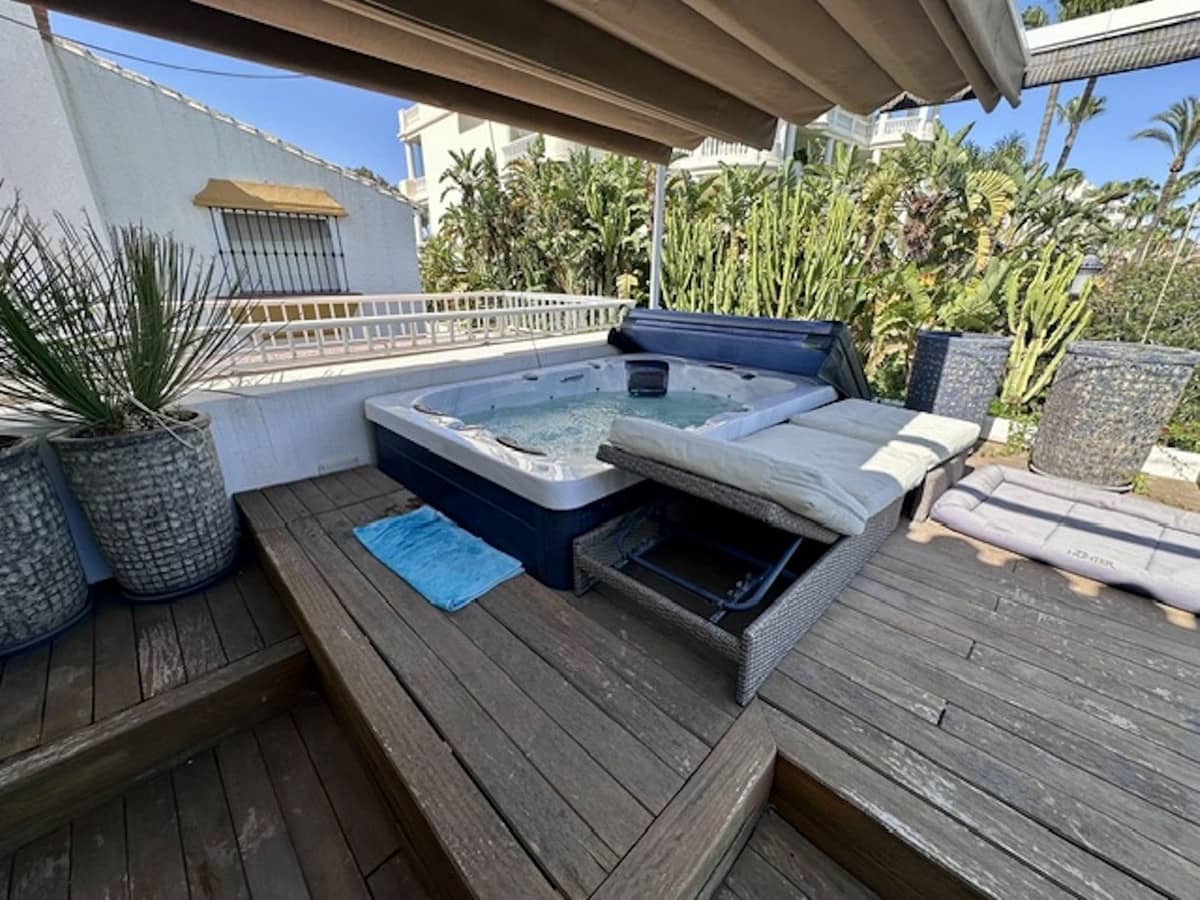 3 soverom Hus til salgs i Estepona med svømmebasseng - € 1 500 000 (Ref: 9880803)