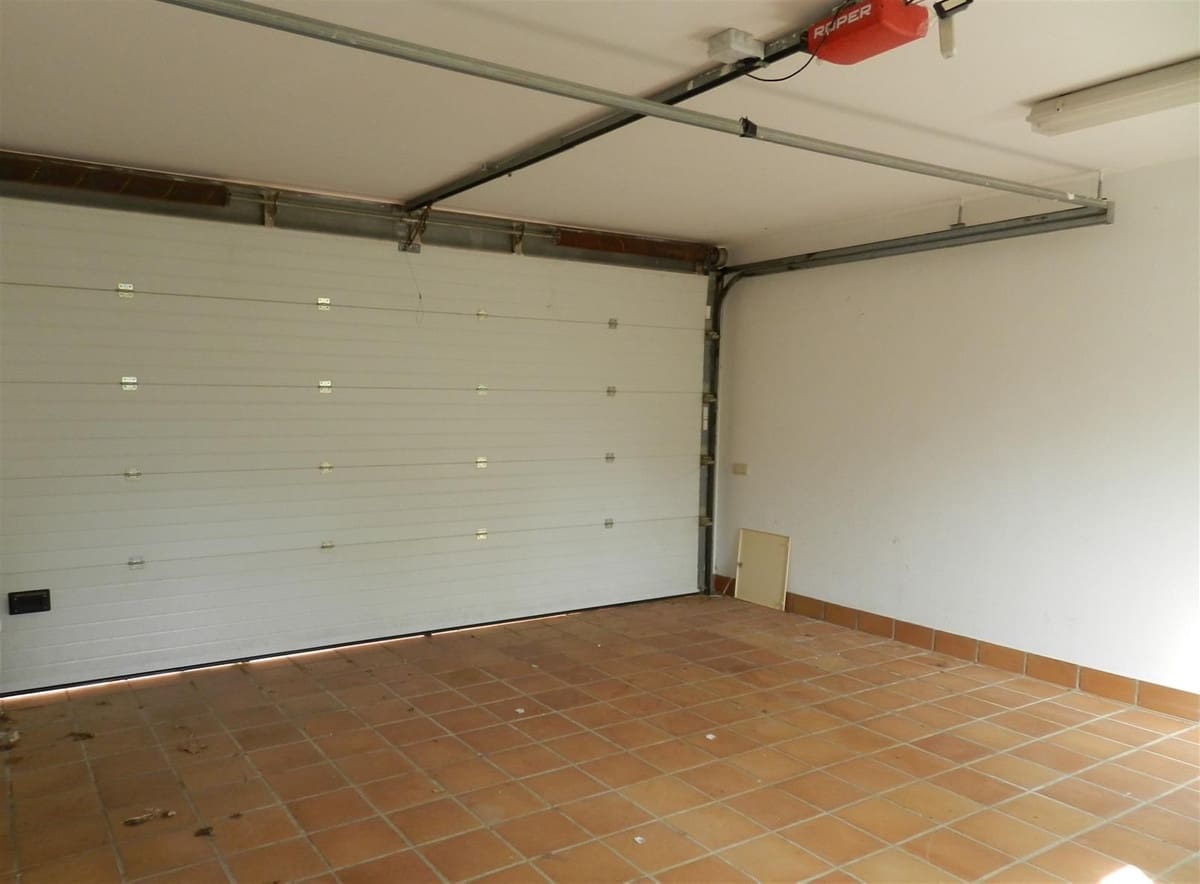 4 Zimmer Villa zu verkaufen in Sotogrande mit Pool - 1.100.000 € (Ref: 9884668)