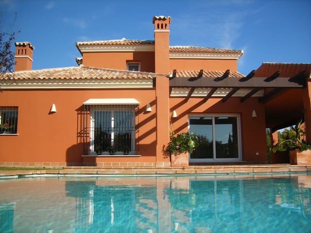 4 Zimmer Villa zu verkaufen in Sotogrande, San Roque mit Pool - 1.100.000 € (Ref: 9884668)