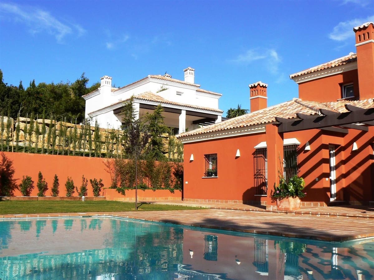 4 Zimmer Villa zu verkaufen in Sotogrande mit Pool - 1.100.000 € (Ref: 9884668)