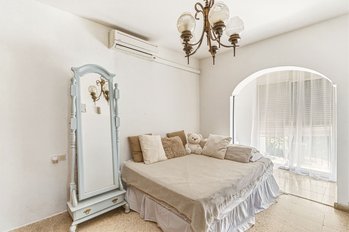 3 slaapkamer Huis te koop in New Golden Mile - € 580.000 (Ref: 9884669)