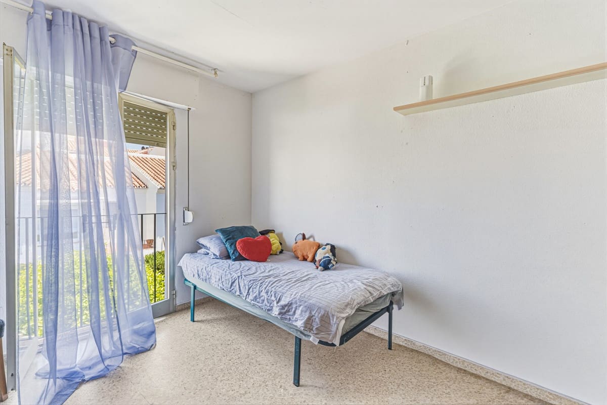 3 slaapkamer Huis te koop in New Golden Mile - € 580.000 (Ref: 9884669)
