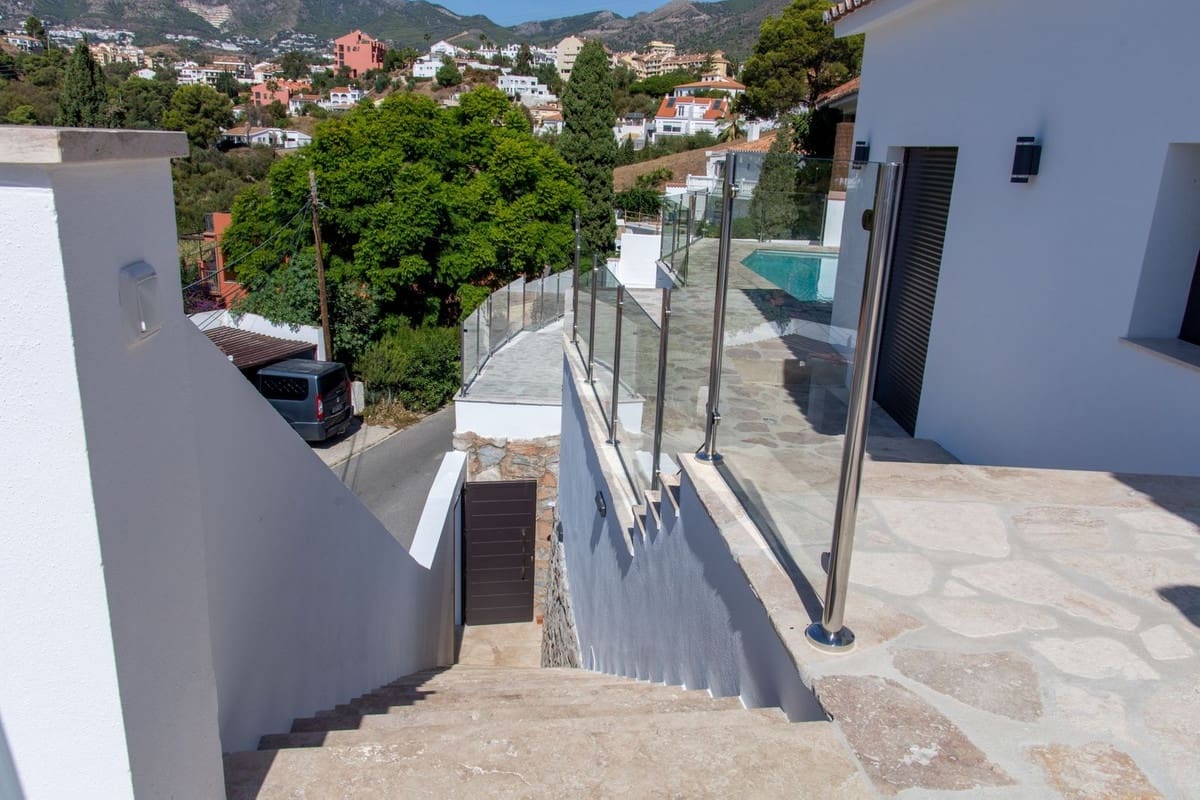 4 chambre Villa/Maison à vendre à Fuengirola avec piscine garage - 1 475 000 € (Ref: 9884673)
