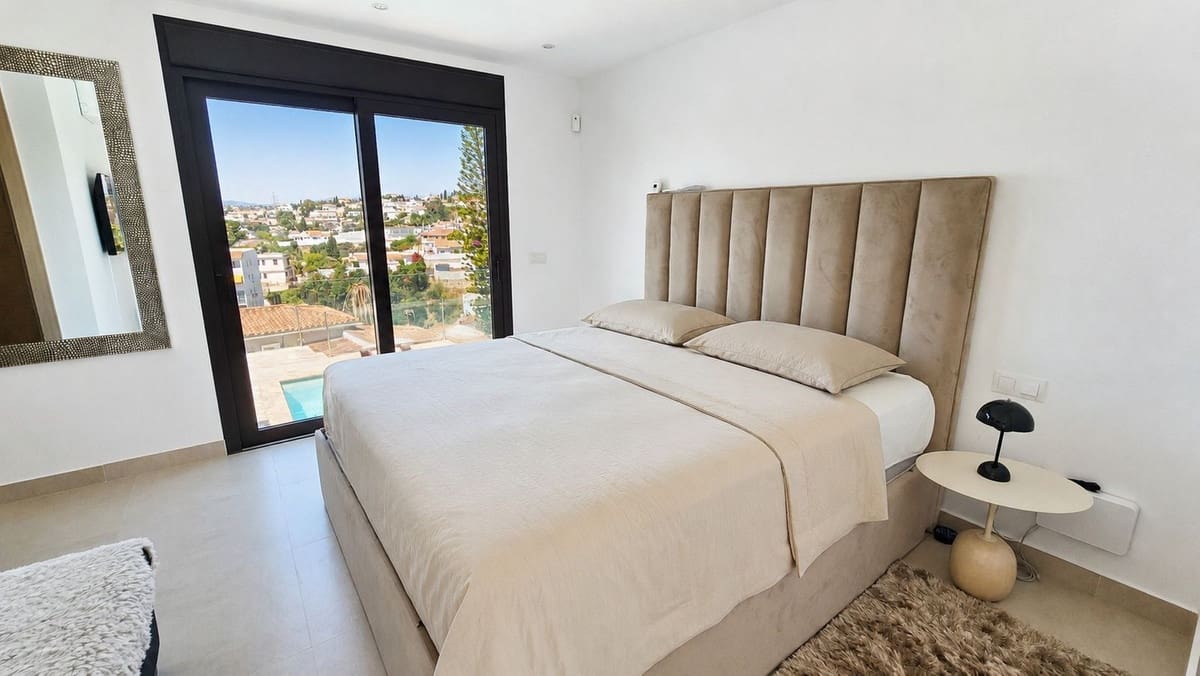 4 chambre Villa/Maison à vendre à Fuengirola avec piscine garage - 1 475 000 € (Ref: 9884673)