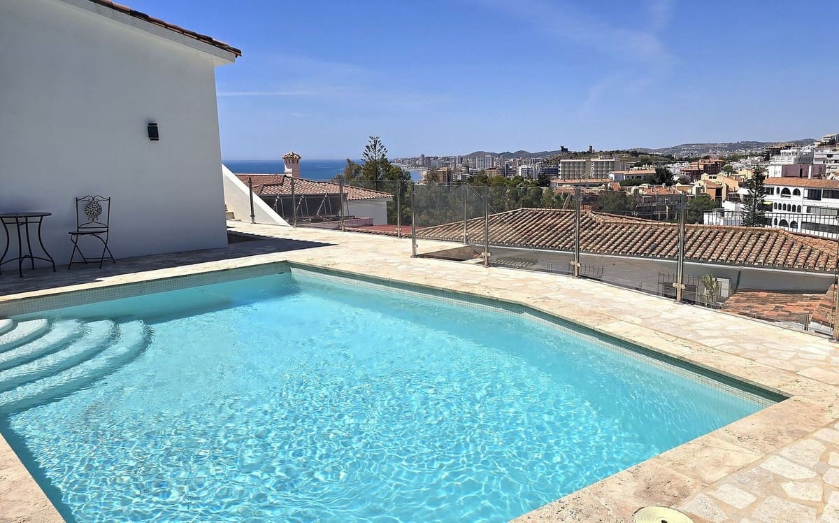 4 chambre Villa/Maison à vendre à Fuengirola avec piscine garage - 1 475 000 € (Ref: 9884673)