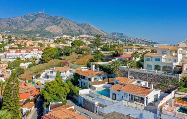 4 chambre Villa/Maison à vendre à Centro ciudad, Fuengirola avec piscine garage - 1 475 000 € (Ref: 9884673)