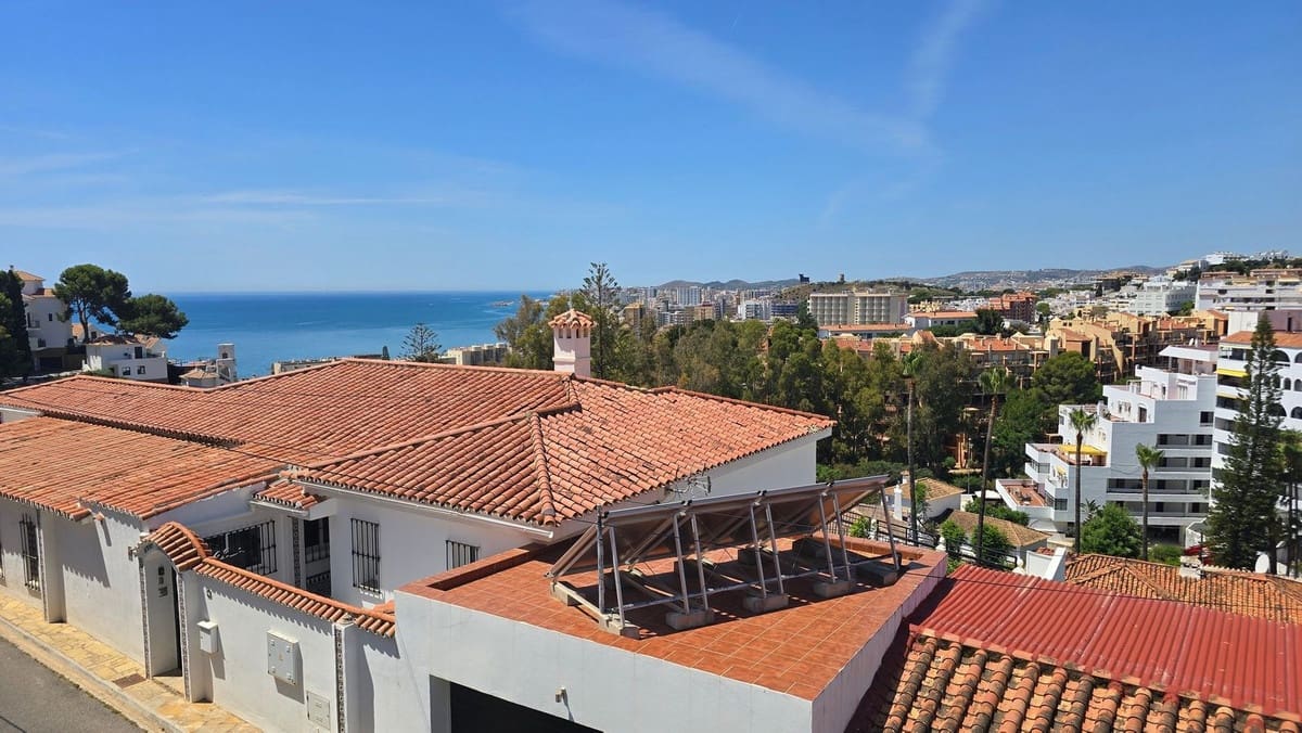 4 chambre Villa/Maison à vendre à Fuengirola avec piscine garage - 1 475 000 € (Ref: 9884673)