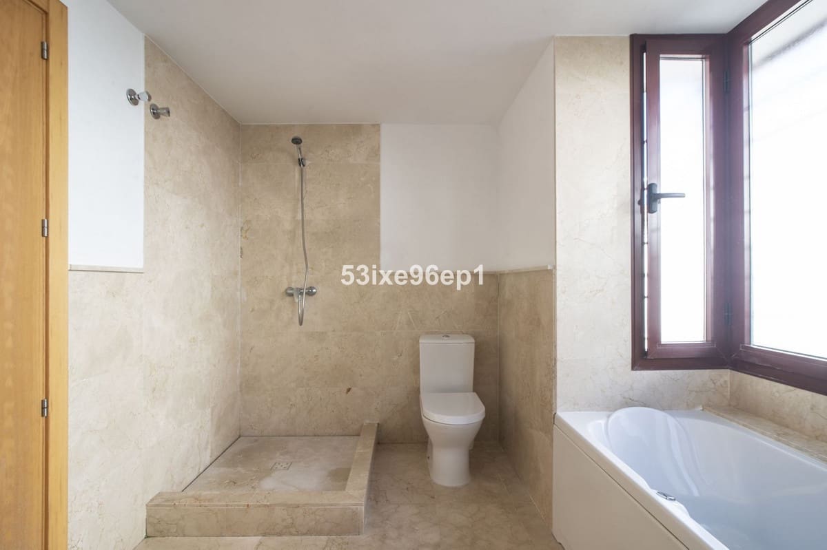 2 slaapkamer Huis te koop in Bahia de Casares met garage - € 389.000 (Ref: 9888141)
