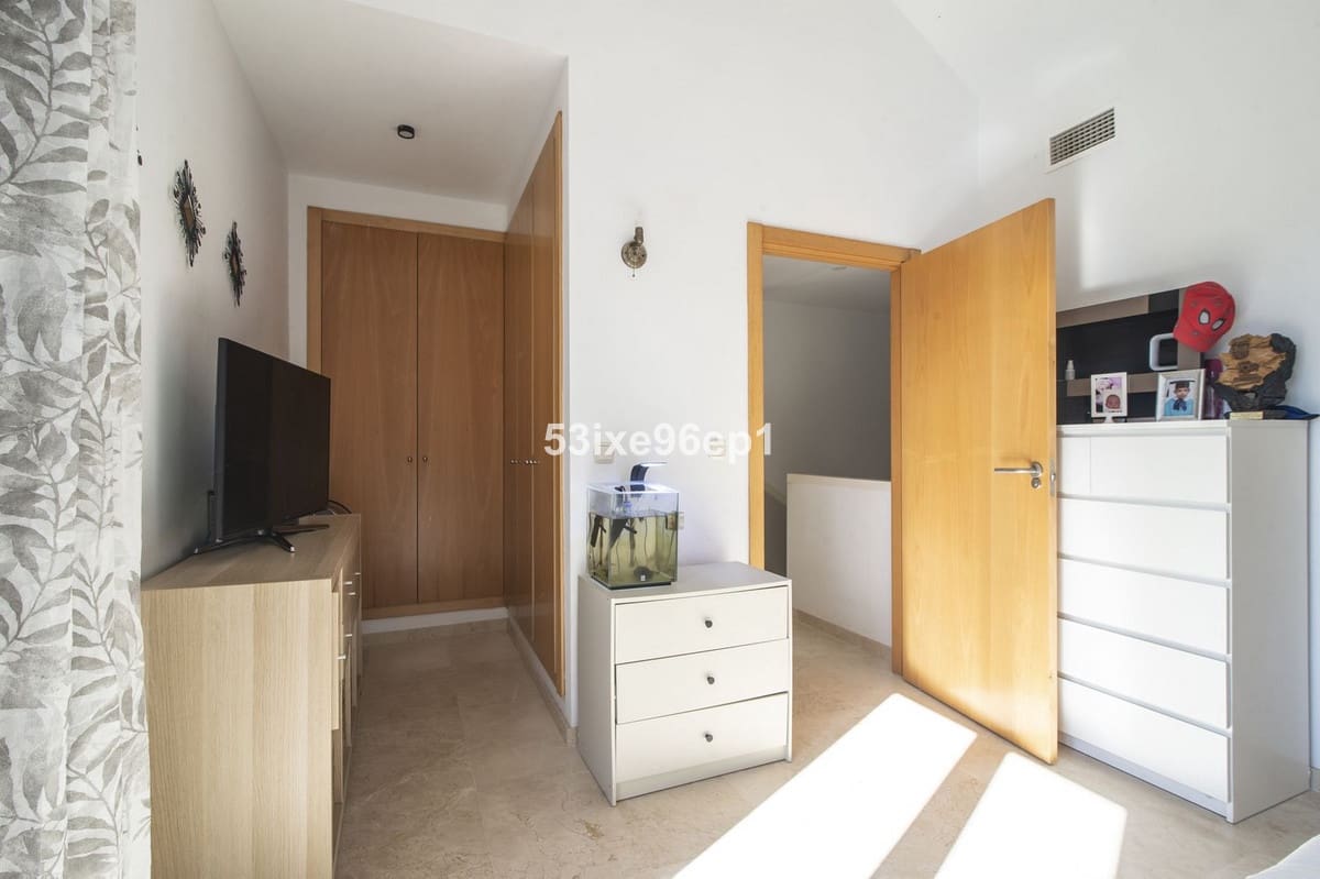 2 slaapkamer Huis te koop in Bahia de Casares met garage - € 389.000 (Ref: 9888141)