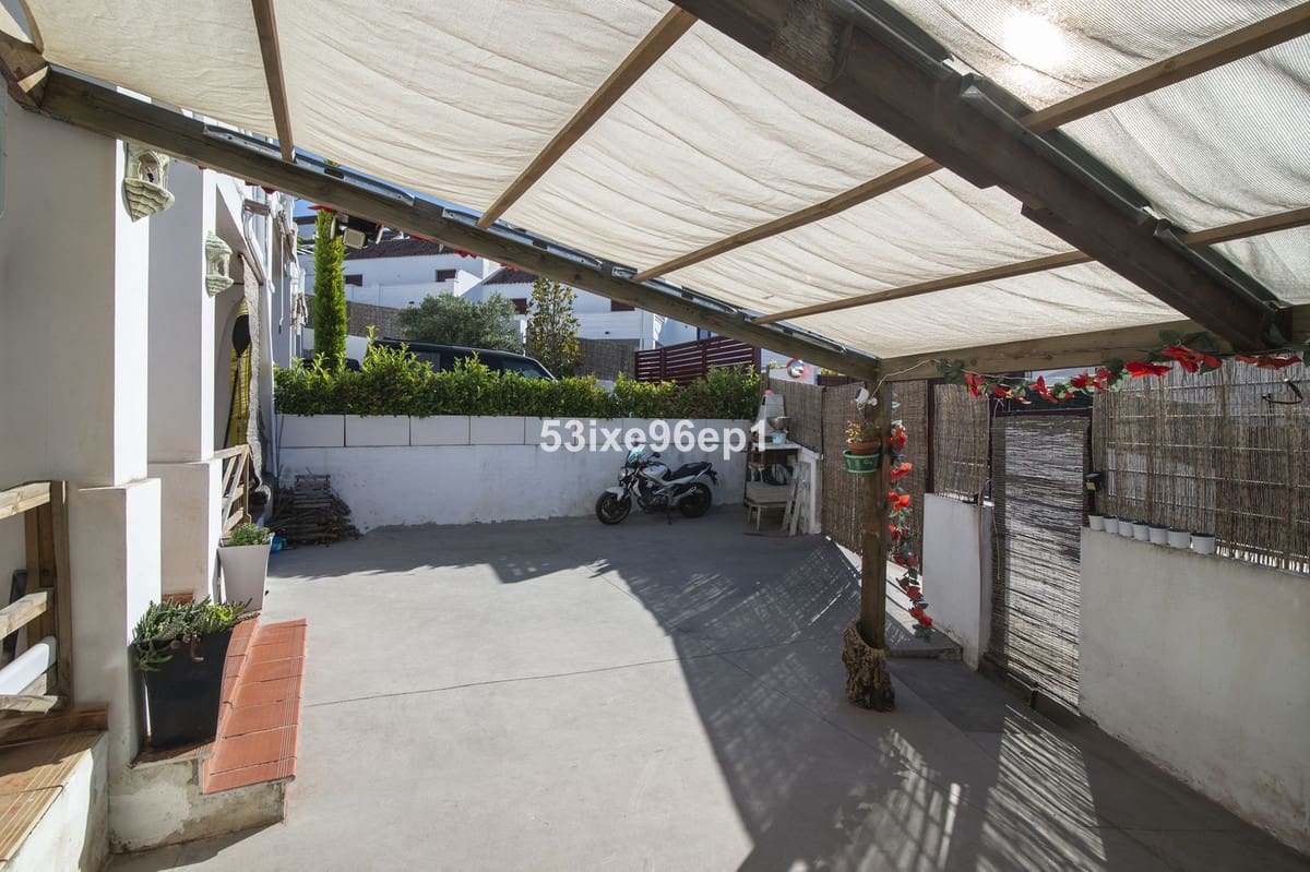 2 slaapkamer Huis te koop in Bahia de Casares met garage - € 389.000 (Ref: 9888141)