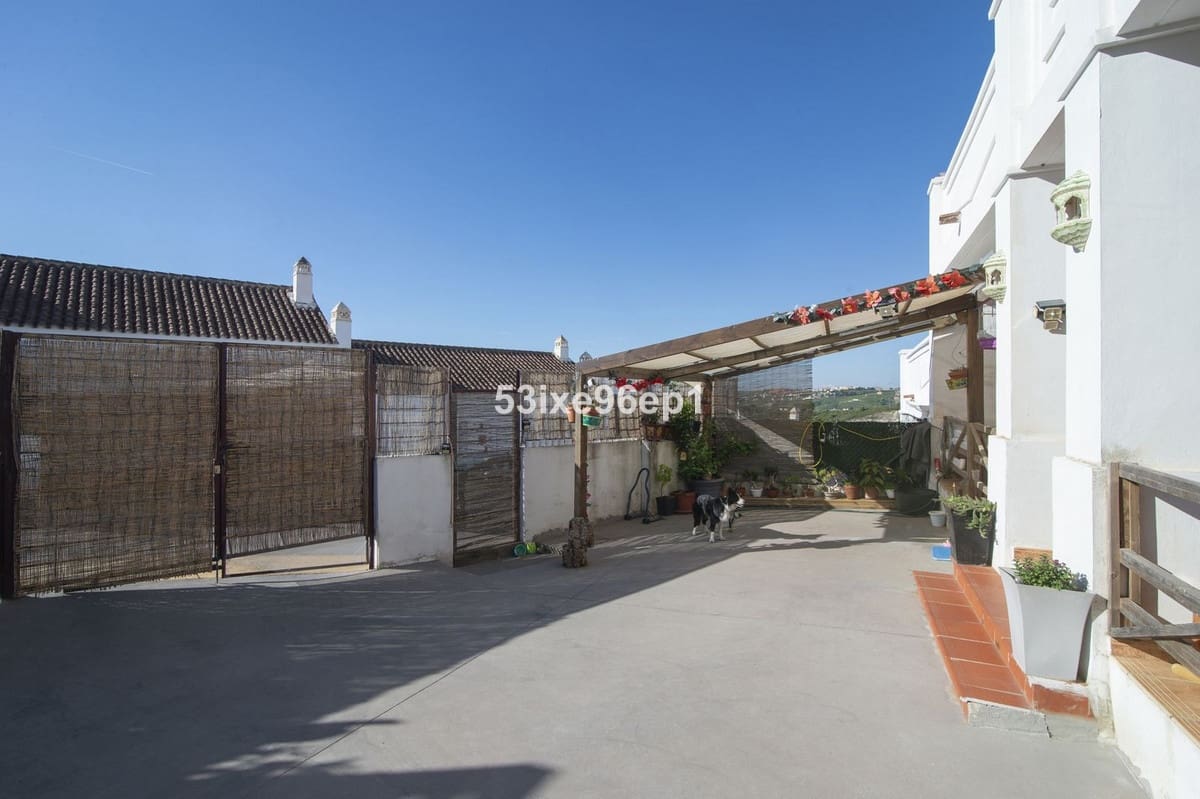 2 slaapkamer Huis te koop in Bahia de Casares met garage - € 389.000 (Ref: 9888141)