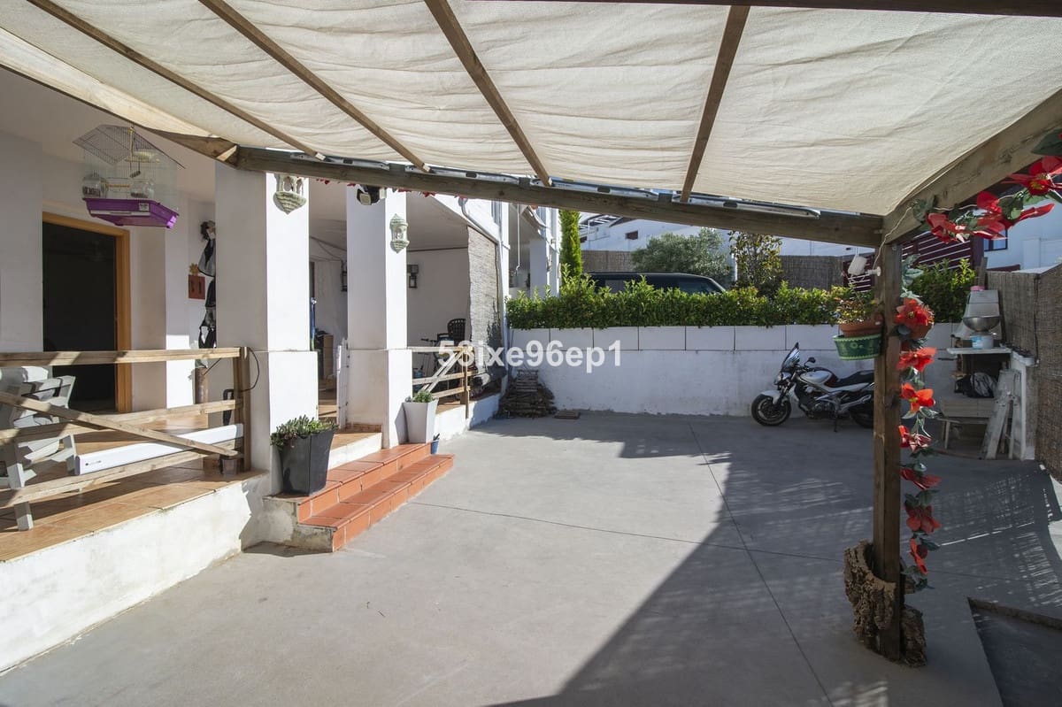 2 slaapkamer Huis te koop in Bahia de Casares met garage - € 389.000 (Ref: 9888141)