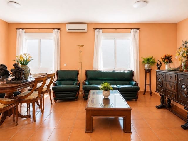 Casa de 4 habitaciones en San Pedro de Alcántara Pueblo, Marbella en venta con garaje - 695.000 € (Ref: 9888142)