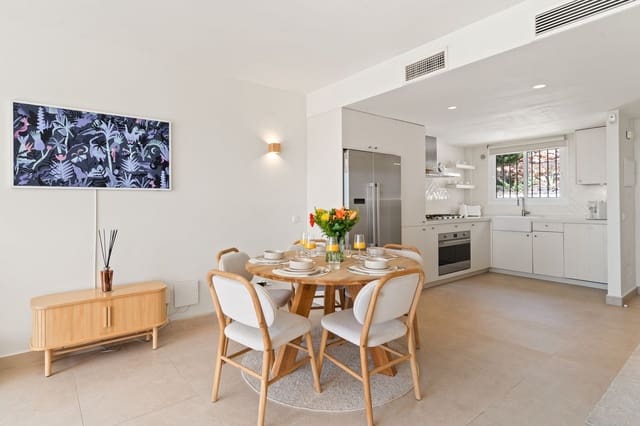 2 slaapkamer Huis te koop in Los Monteros, Marbella met zwembad - € 550.000 (Ref: 9888143)