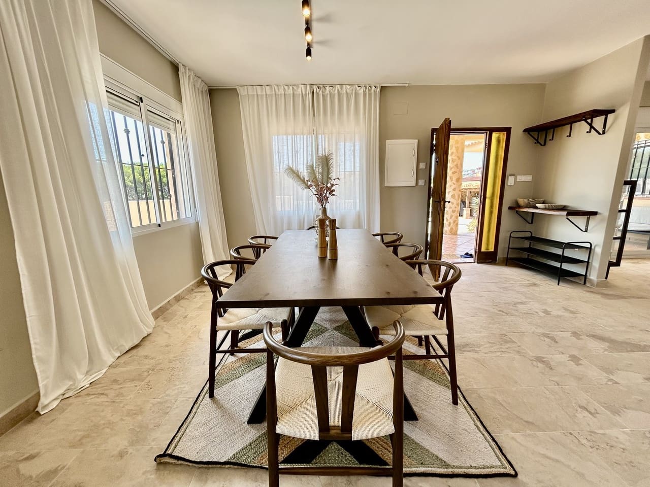 5 Zimmer Villa zu verkaufen in La Zenia mit Pool Garage - 840.000 € (Ref: 10023047)