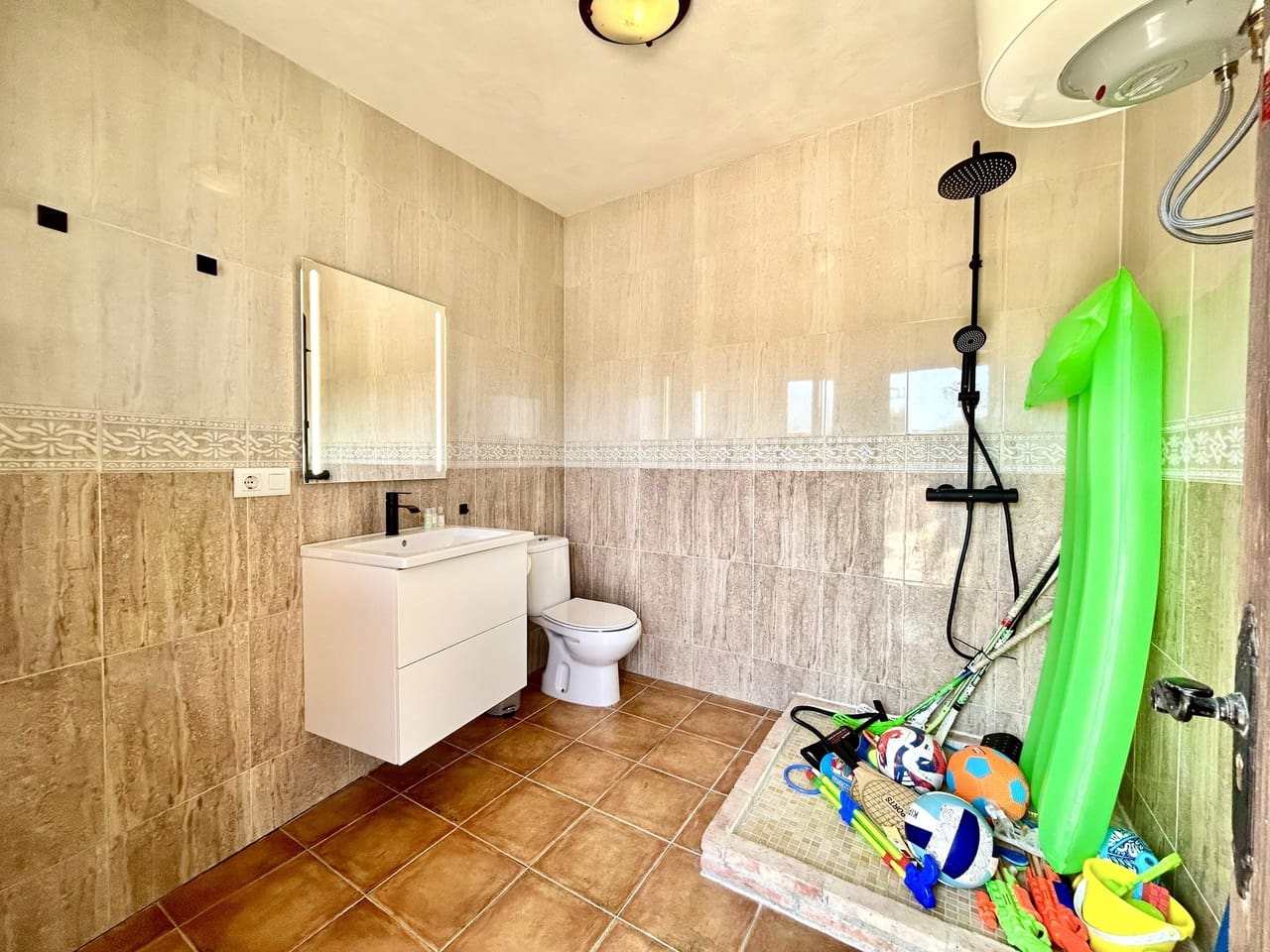 5 Zimmer Villa zu verkaufen in La Zenia mit Pool Garage - 840.000 € (Ref: 10023047)
