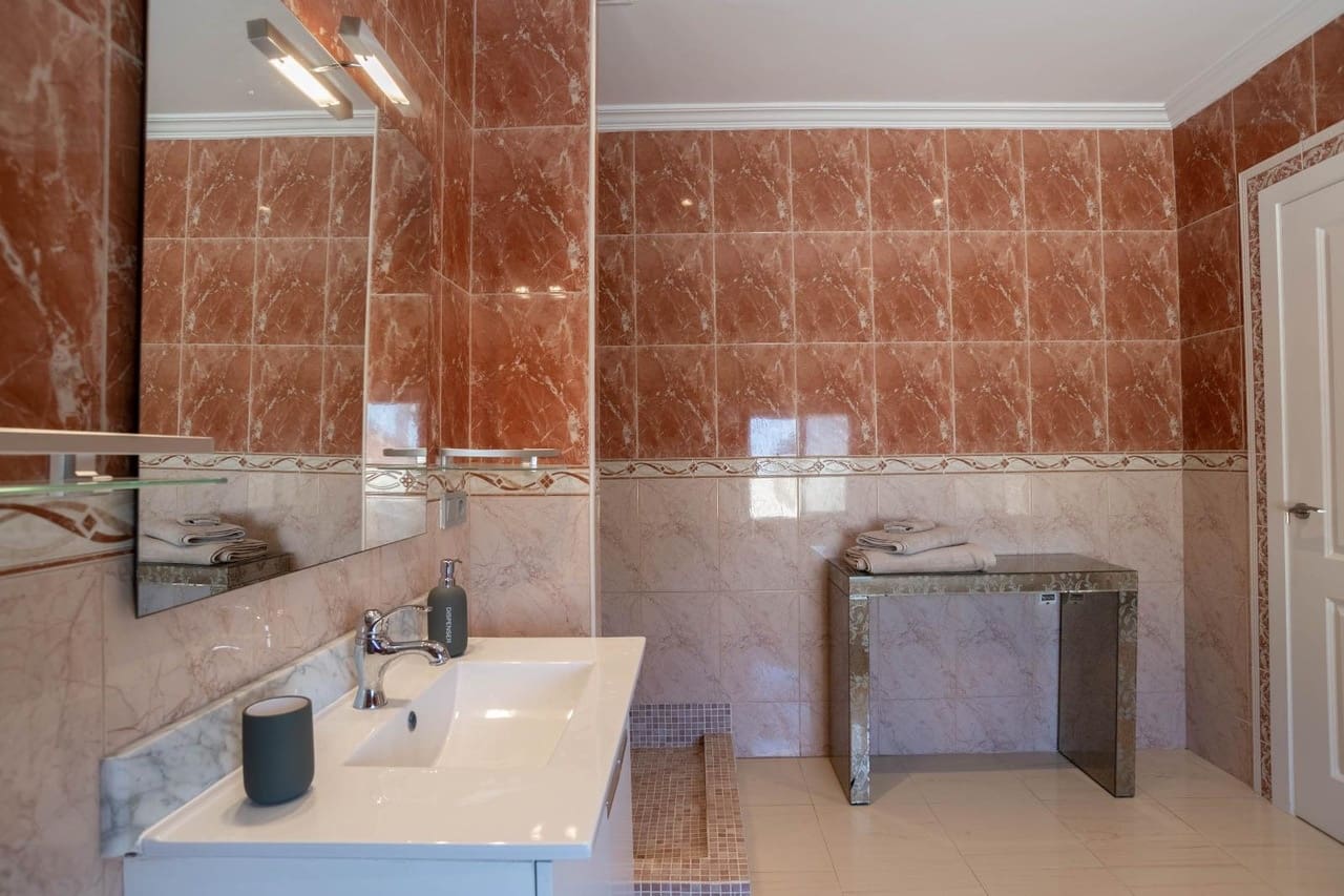 4 quarto Moradia para venda em San Miguel de Salinas com piscina garagem - 799 000 € (Ref: 10023050)