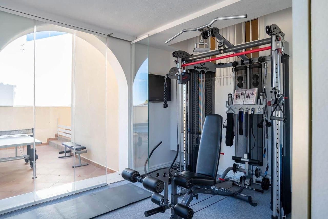 4 quarto Moradia para venda em San Miguel de Salinas com piscina garagem - 799 000 € (Ref: 10023050)