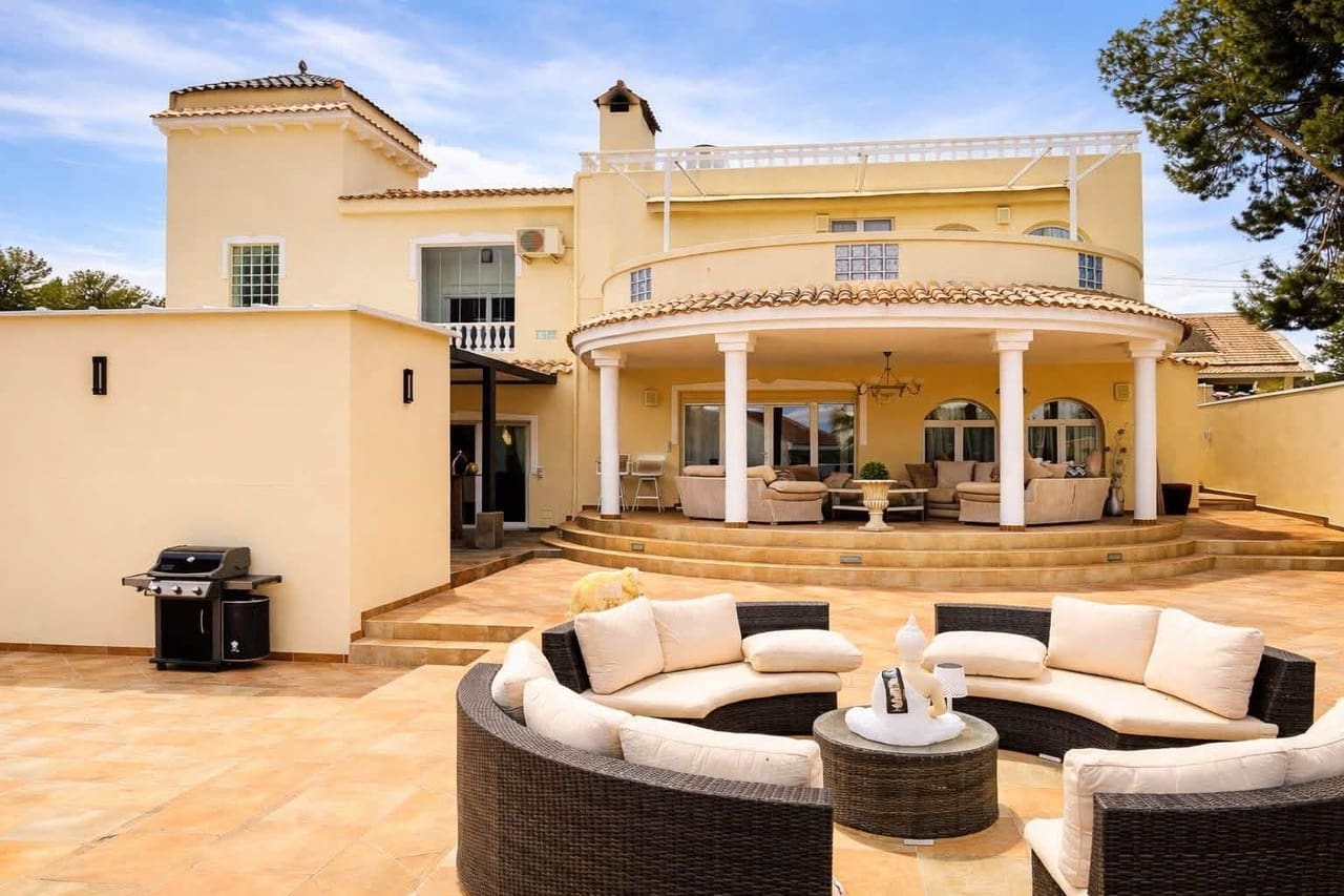 4 quarto Moradia para venda em San Miguel de Salinas com piscina garagem - 799 000 € (Ref: 10023050)