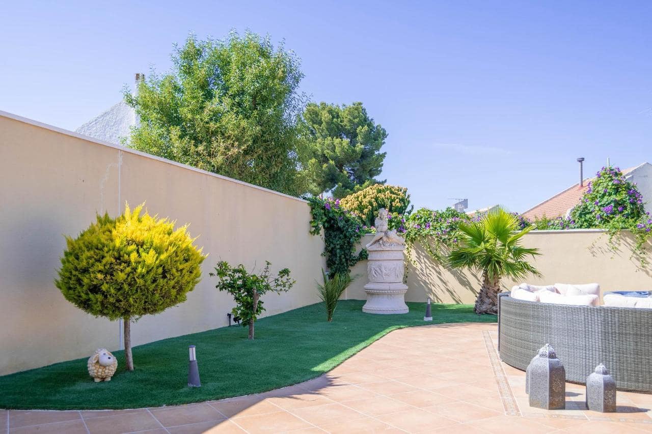 4 quarto Moradia para venda em San Miguel de Salinas com piscina garagem - 799 000 € (Ref: 10023050)