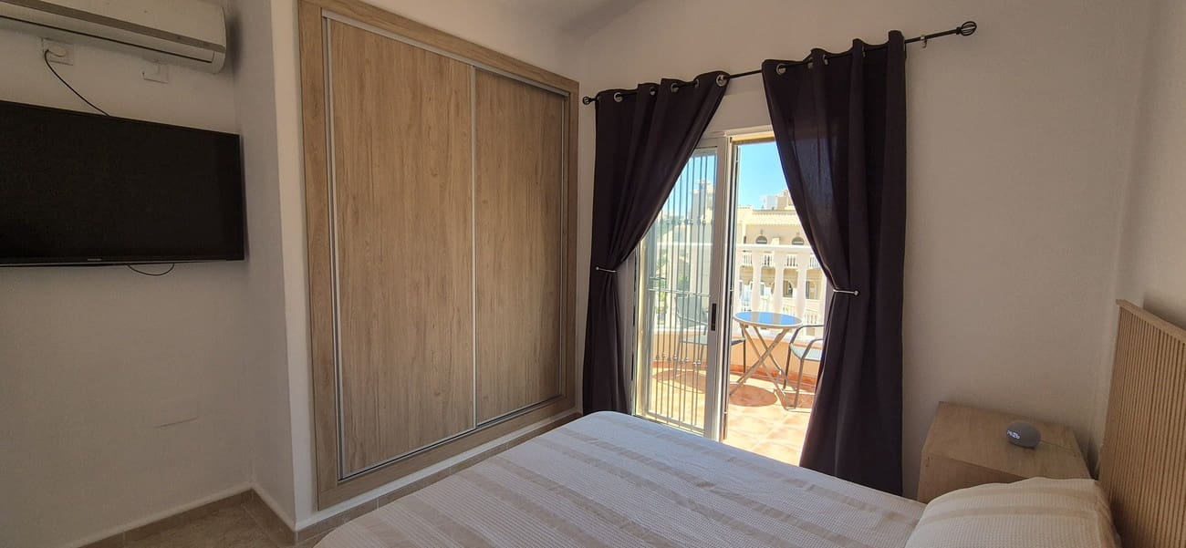 3 soveværelse Villa til salg i Villamartin med swimmingpool garage - € 425.000 (Ref: 10023052)