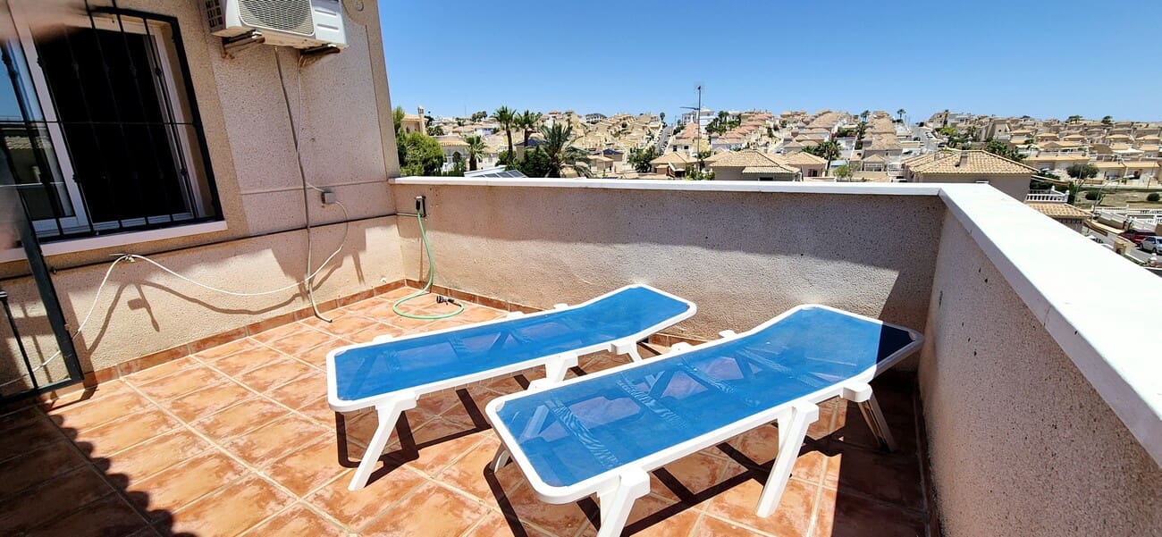 3 soveværelse Villa til salg i Villamartin med swimmingpool garage - € 425.000 (Ref: 10023052)