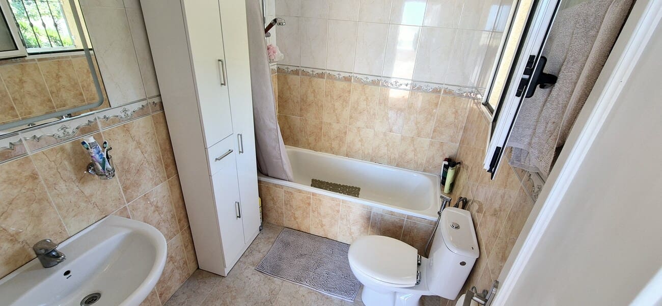 3 soveværelse Villa til salg i Villamartin med swimmingpool garage - € 425.000 (Ref: 10023052)