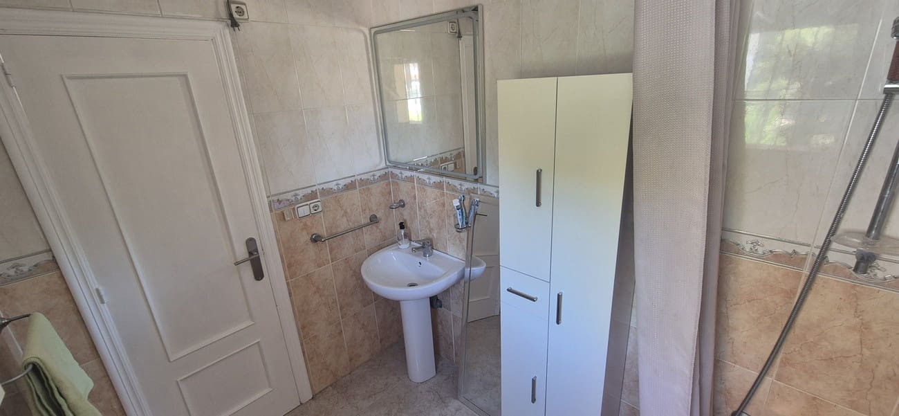 3 soveværelse Villa til salg i Villamartin med swimmingpool garage - € 425.000 (Ref: 10023052)